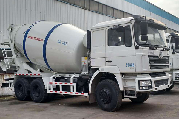 小型混凝土攪拌車的液壓油怎么更換?速看!